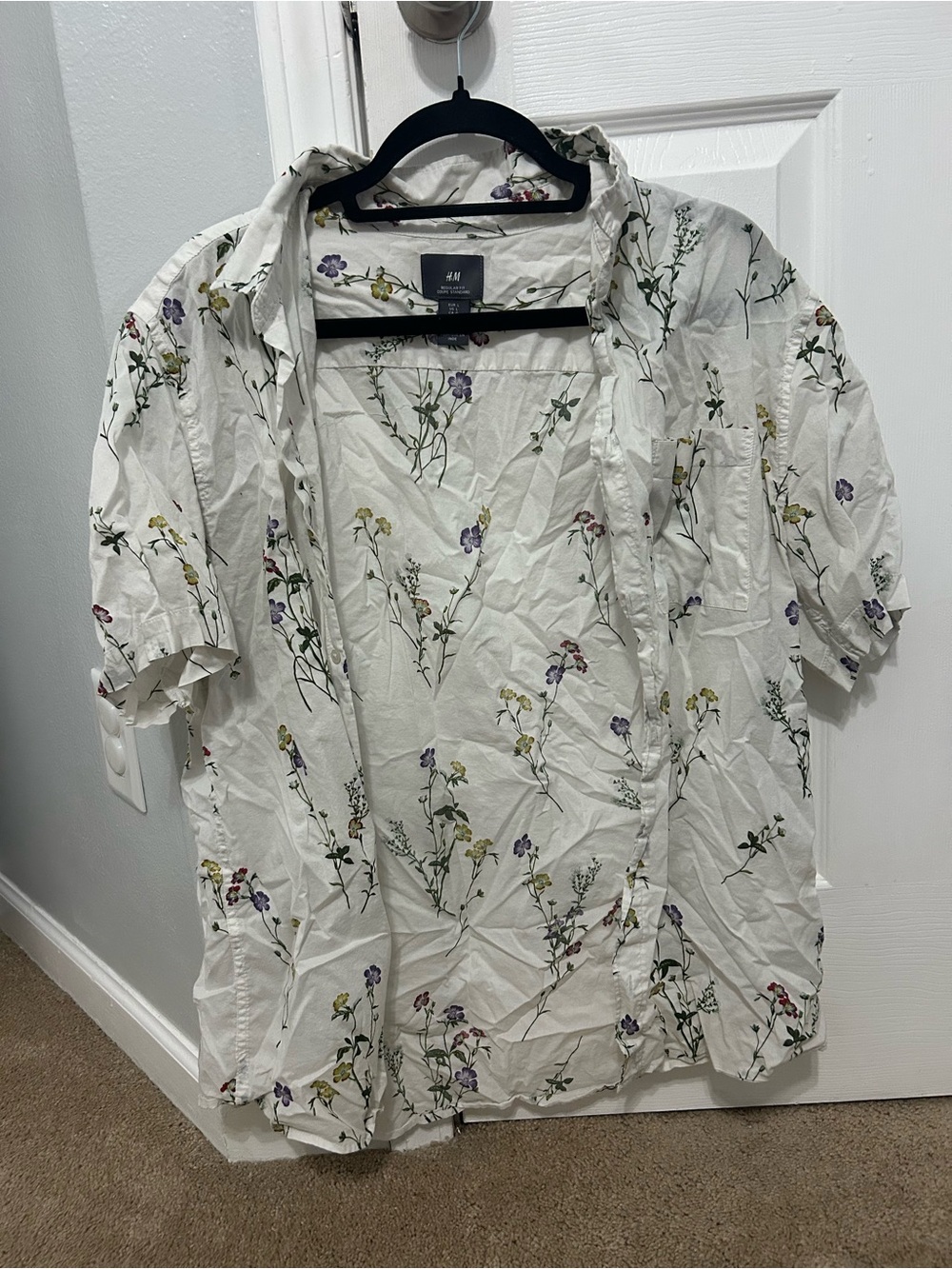 H&M White Short-Sleeve Button-Down Shirt with Multicolor Floral Print